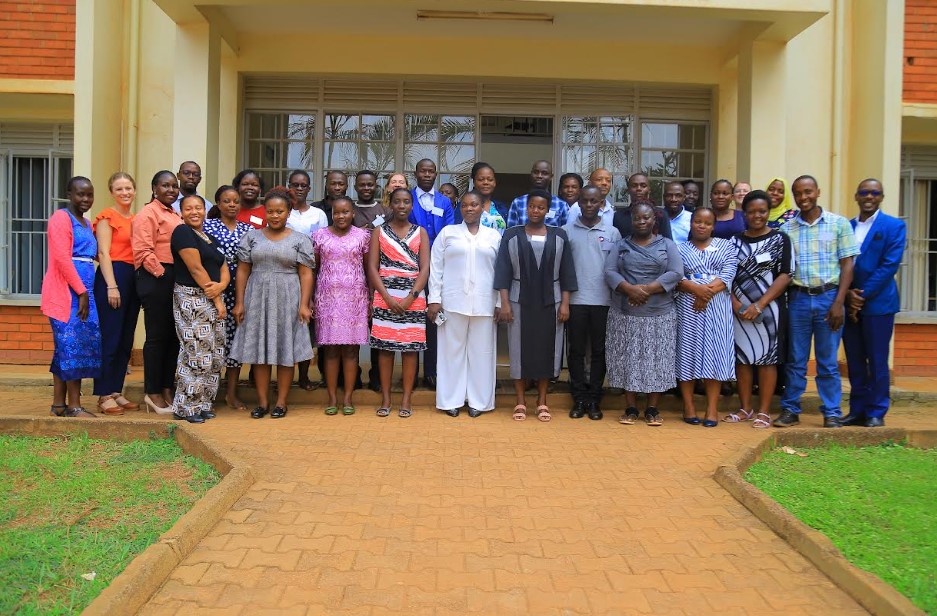 A group photo of the supervisors and some USP staff