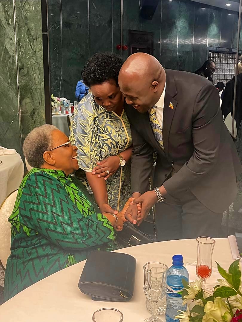 Uganda’s Non-Resident High Commissioner to Namibia, Paul Amoru, accompanied by his wife, Eunice Chelangat, greets Namibia’s President, Her Excellency Nandi-Ndaitwah, during a reception at State House in Windhoek. 